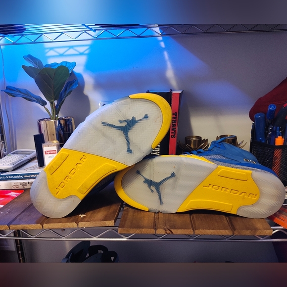 Jordan Retro 5 Laney Varsity M 10.5 - Picture 4 of 8